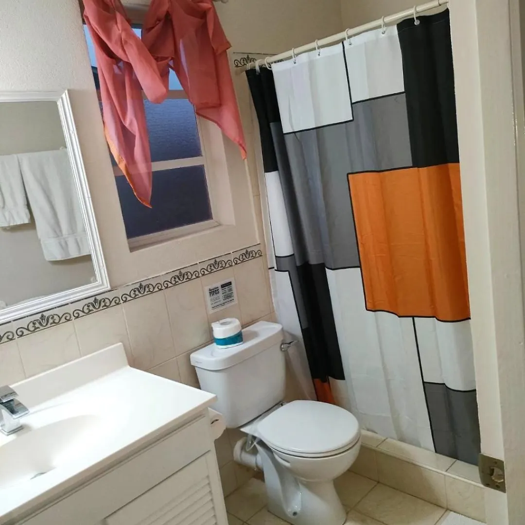 Holiday home Surfer'S Paradise Retreat - Gated Community Townhouse For Surfers & Families Christ Church