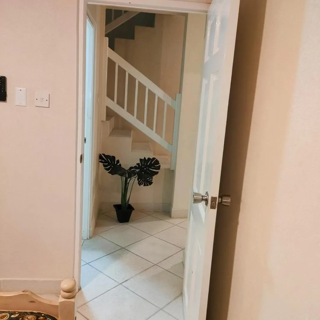 בית נופש קרייסט צ'רץ' Surfer'S Paradise Retreat - Gated Community Townhouse For Surfers & Families ברבדוס